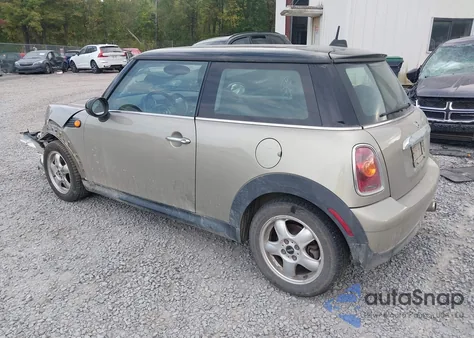 2009 Mini Cooper z USA, uszkodzony, nr VIN WMWMF33519TU75139
